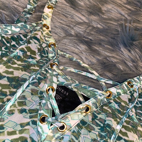 Guess Flowy Snakeskin Pattern Tank - Size XS | Color: Green - Picture 3 of 4